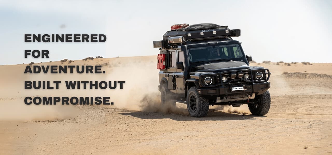Dobinsons-equipped 4x4 dominating the desert